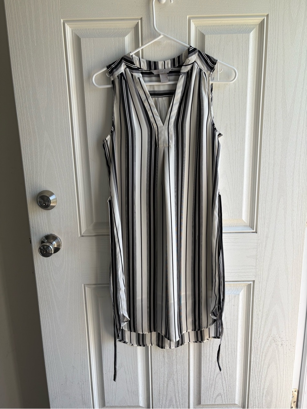 H&M Sleeveless Vertical Stripe Mini Dress in Black and White - Picture 3 of 5